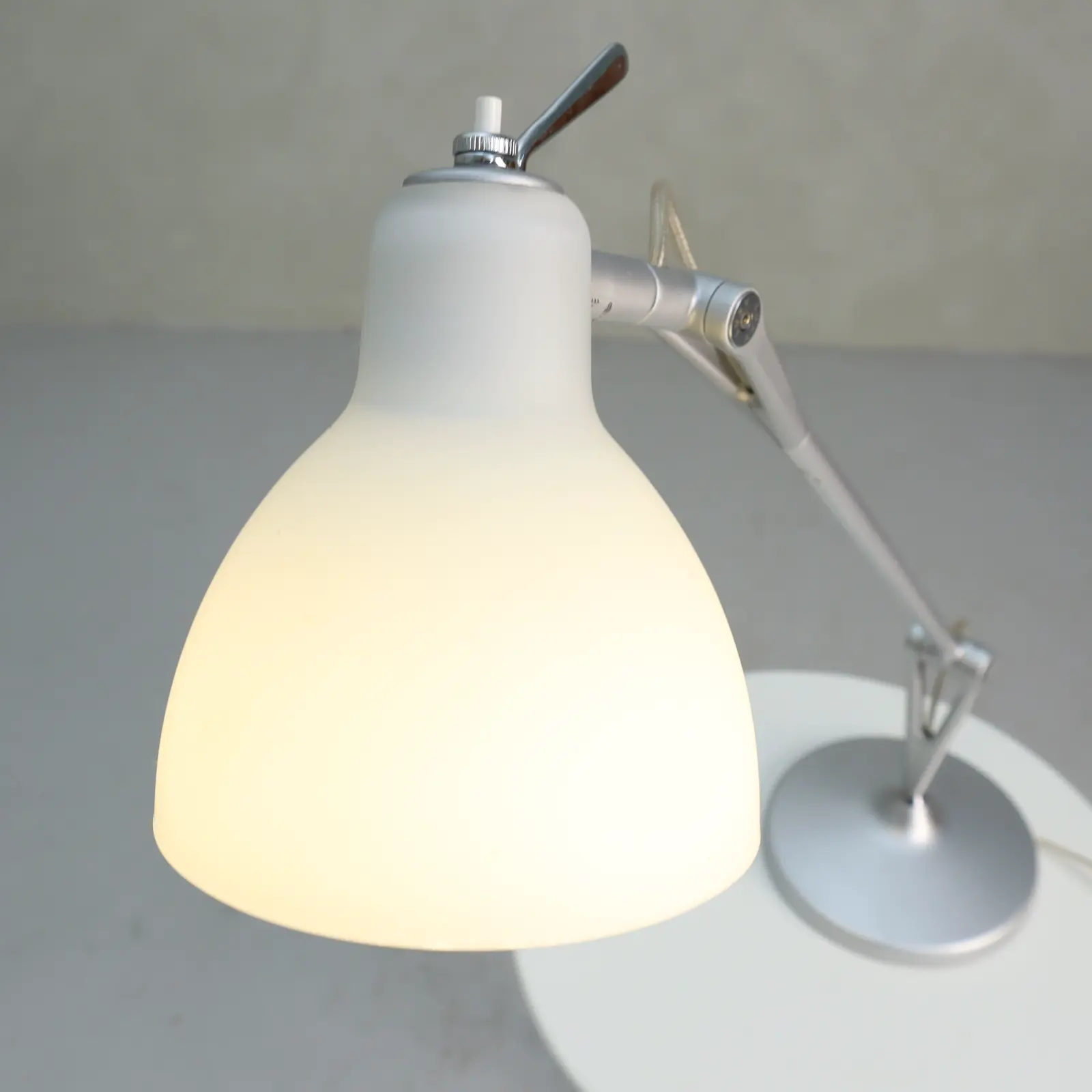 Skrivbordslampa Luxy T1  Gray