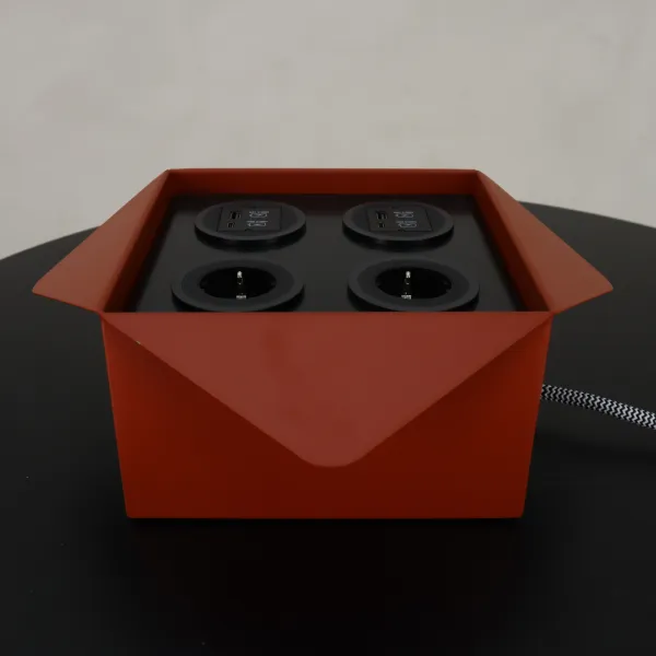 Plåtlåda Picnic med powerdot Materia Black, Red