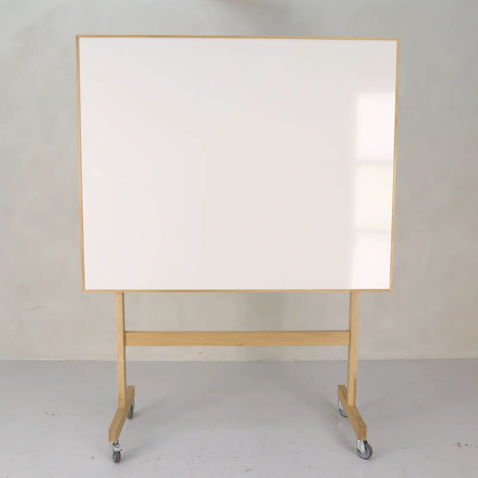 Whiteboard på hjul magnetisk Lintex White