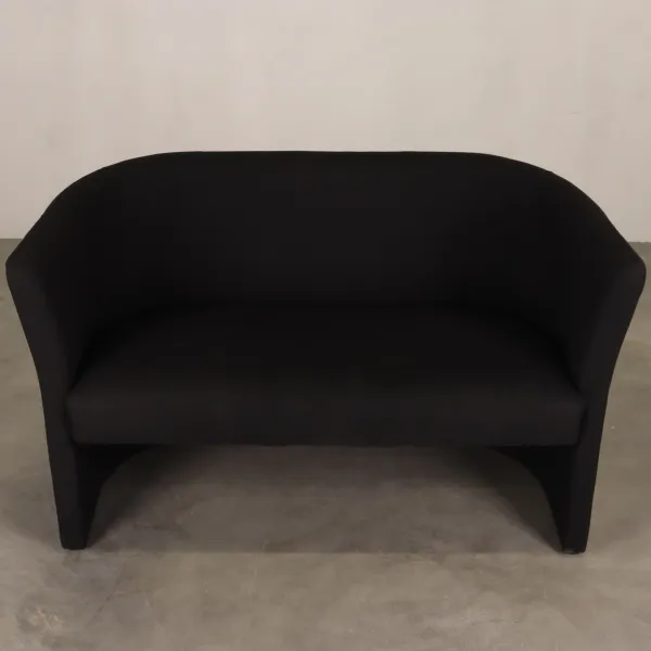 Soffa 2 sits  Black