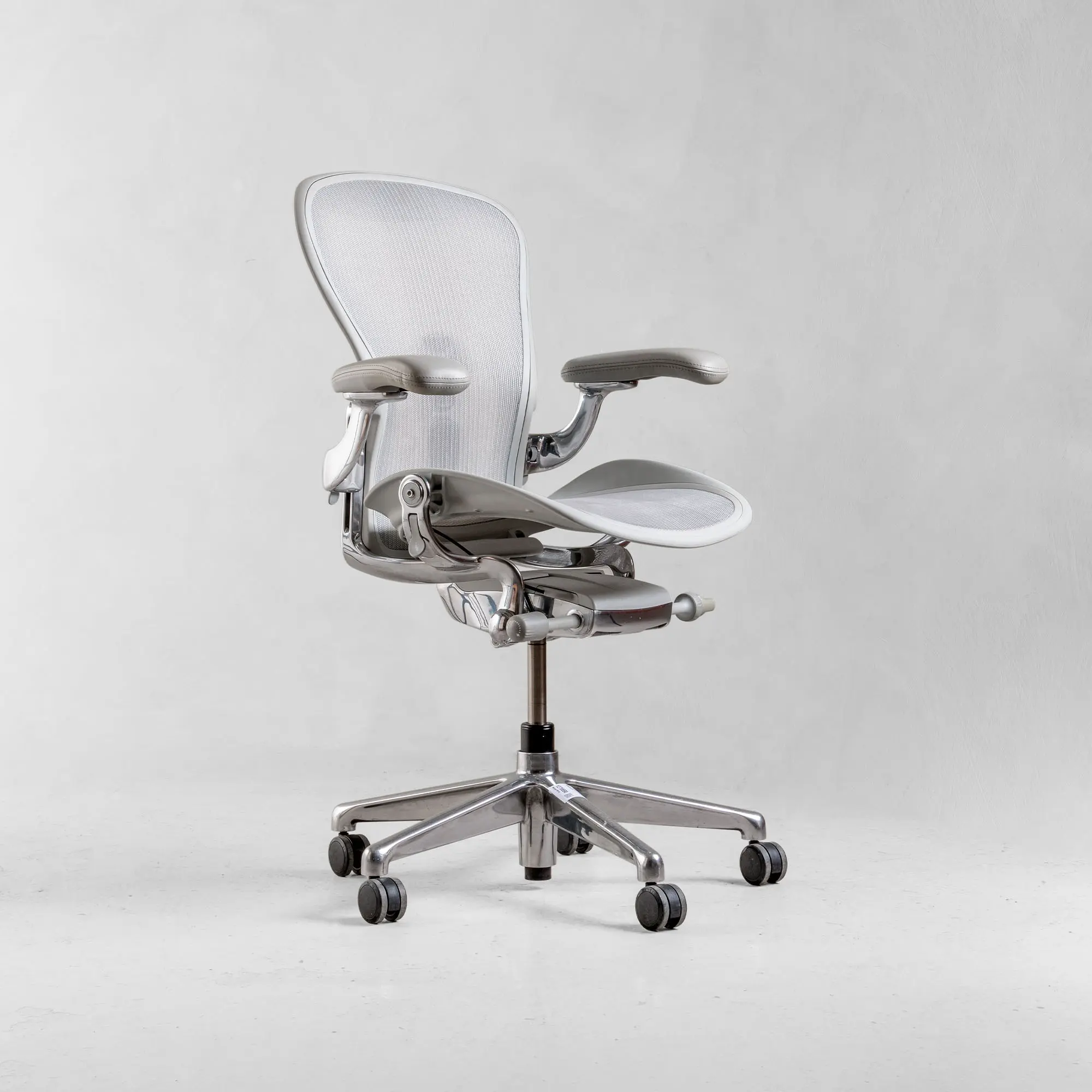 Kontorsstol Aeron Medium Herman Miller Gray