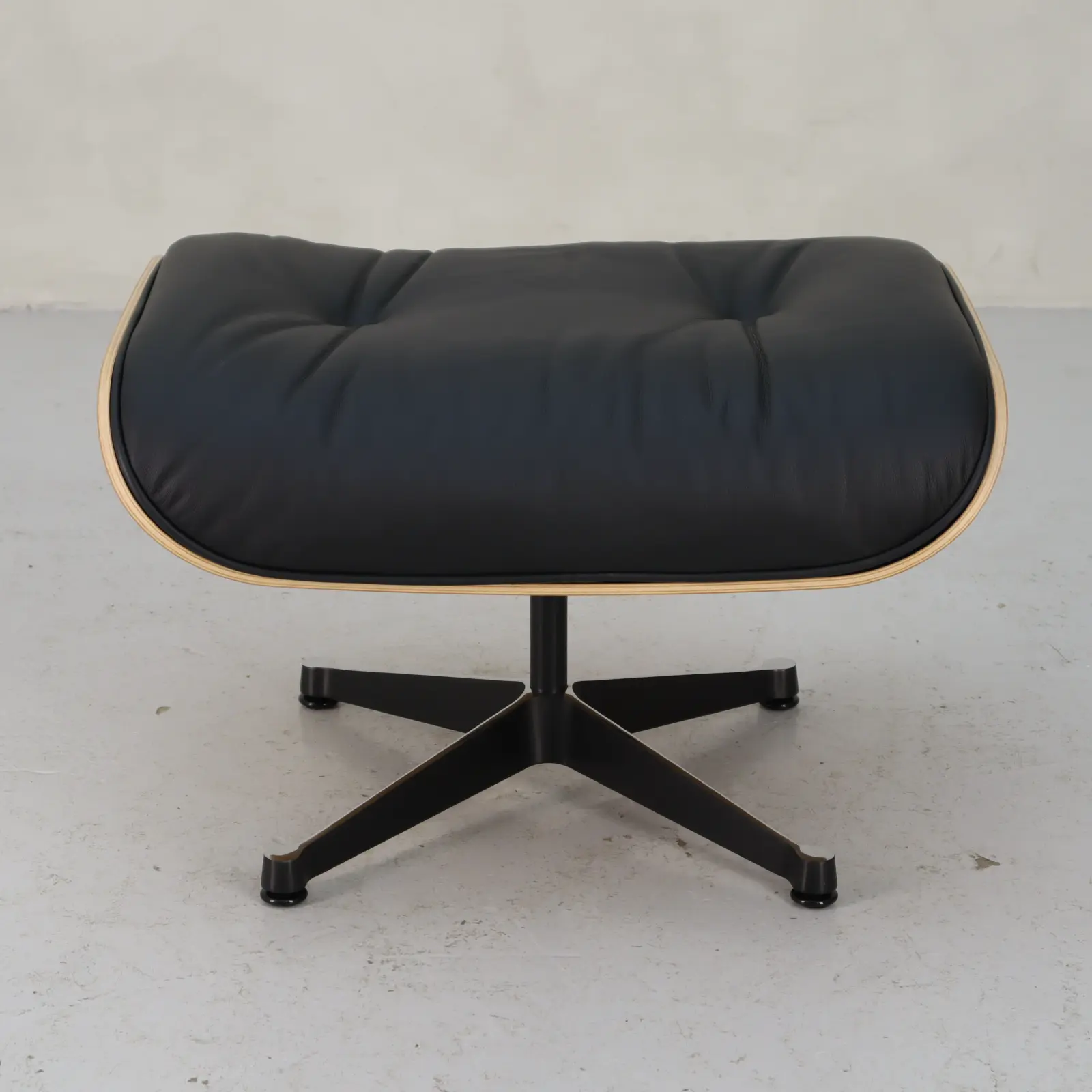 Fåtölj Lounge Chair Ottoman Vitra 