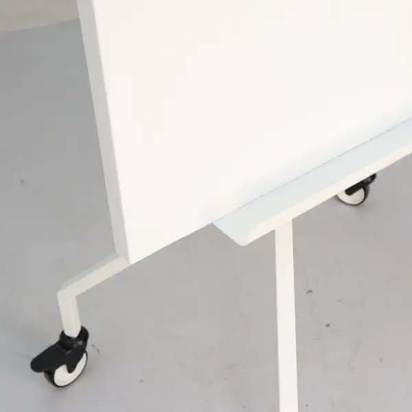 Whiteboard / anslagstavla på hjul magnetisk  White, Gray