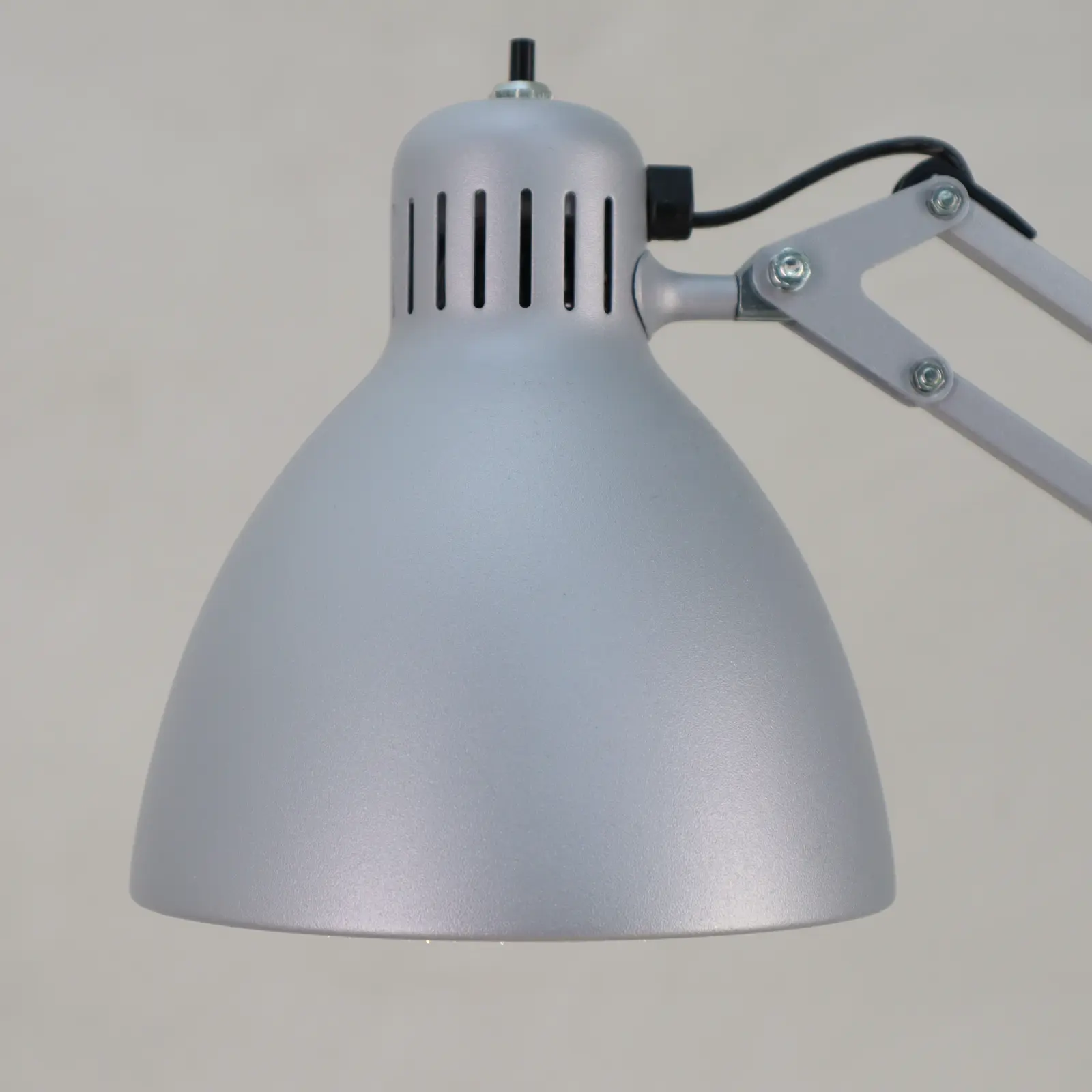 Skrivbordslampa L-1 Luxo Grå