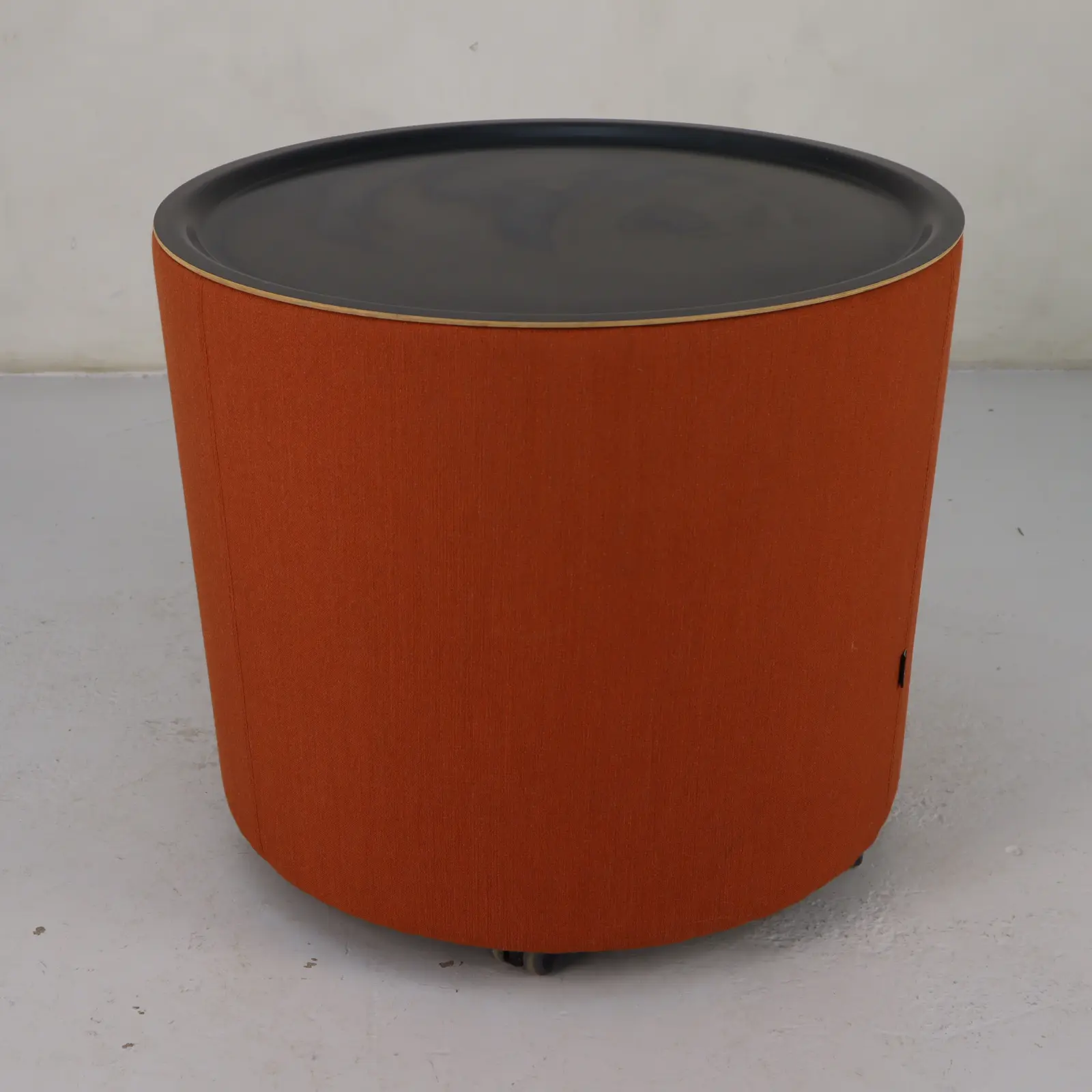 Soffbord runt Eye Table Johanson Design Orange