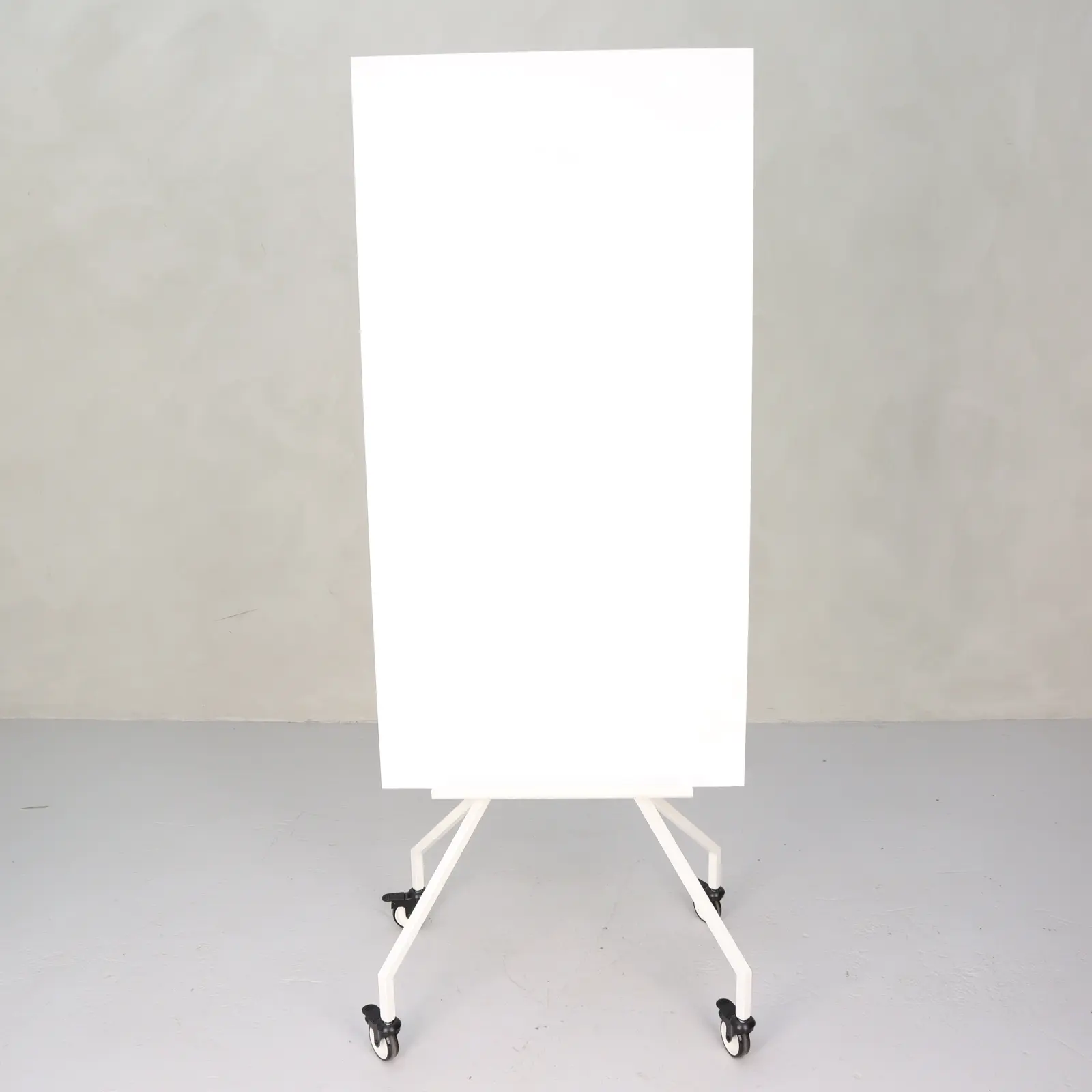 Whiteboard / anslagstavla på hjul magnetisk  White, Gray