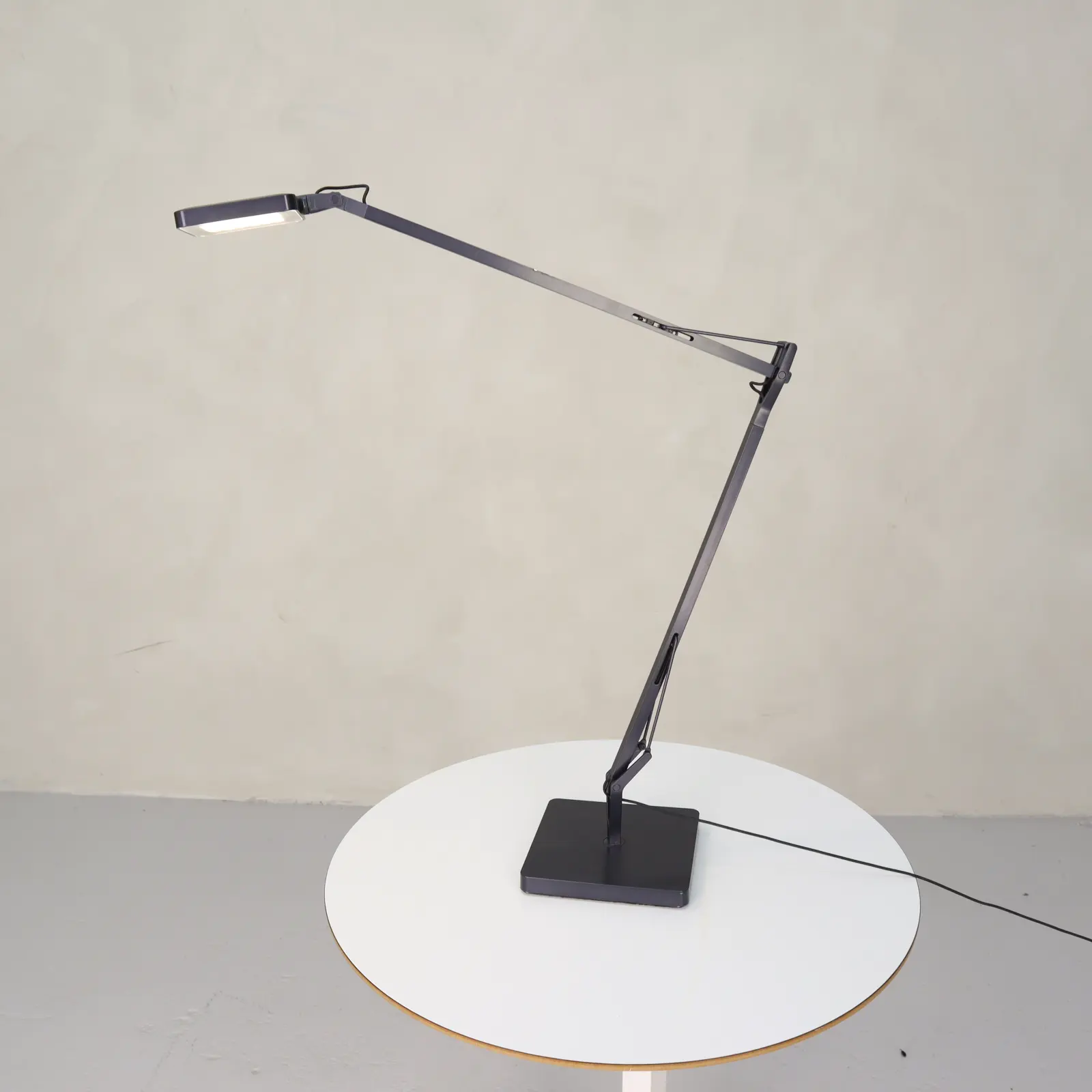 Skrivbordslampa Kelvin LED Base Flos Svart