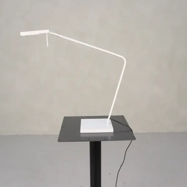 Skrivbordslampa Ninety Luxo Vitt