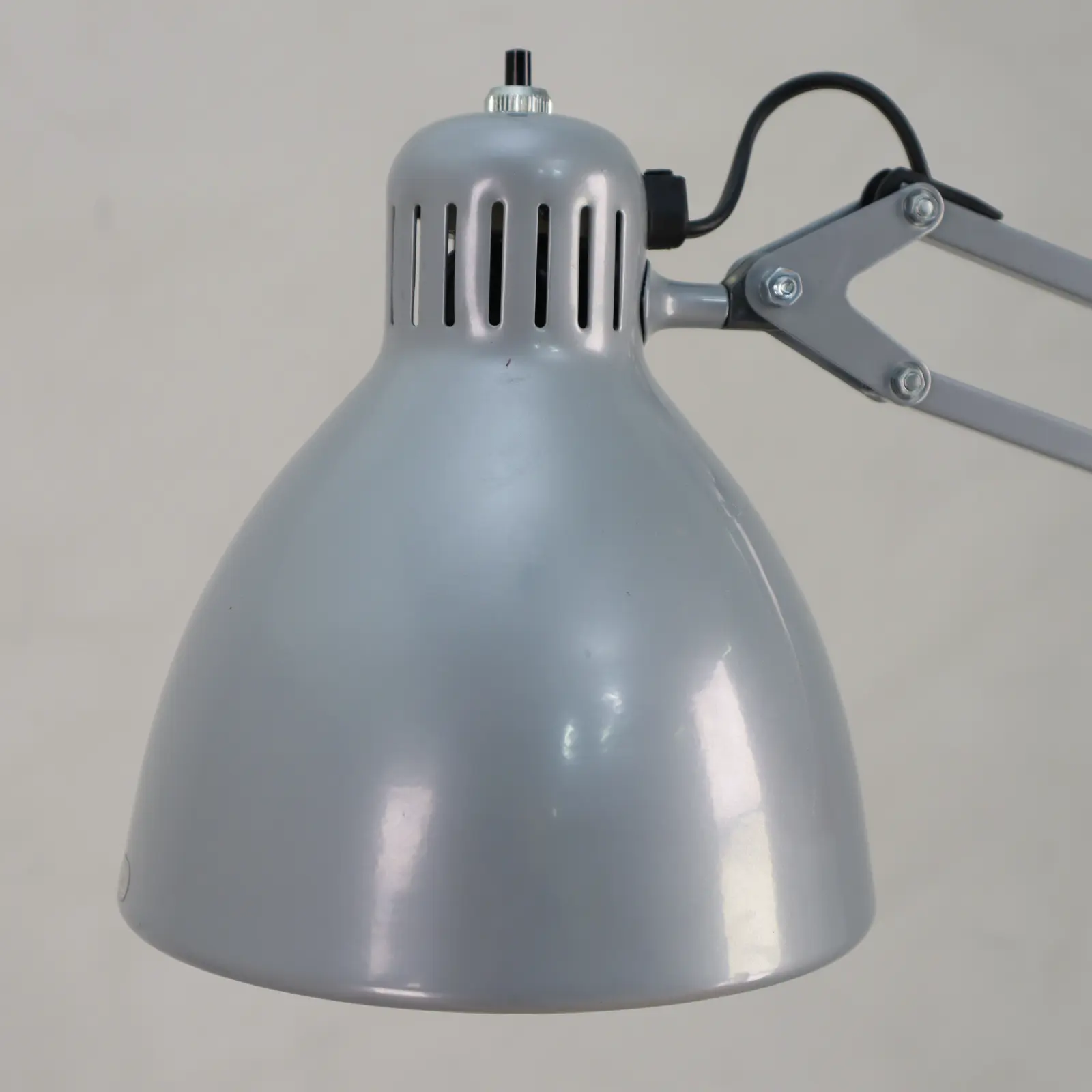 Skrivbordslampa L-1 Luxo Grå