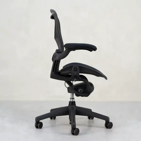 Kontorsstol Aeron Medium Herman Miller Svart