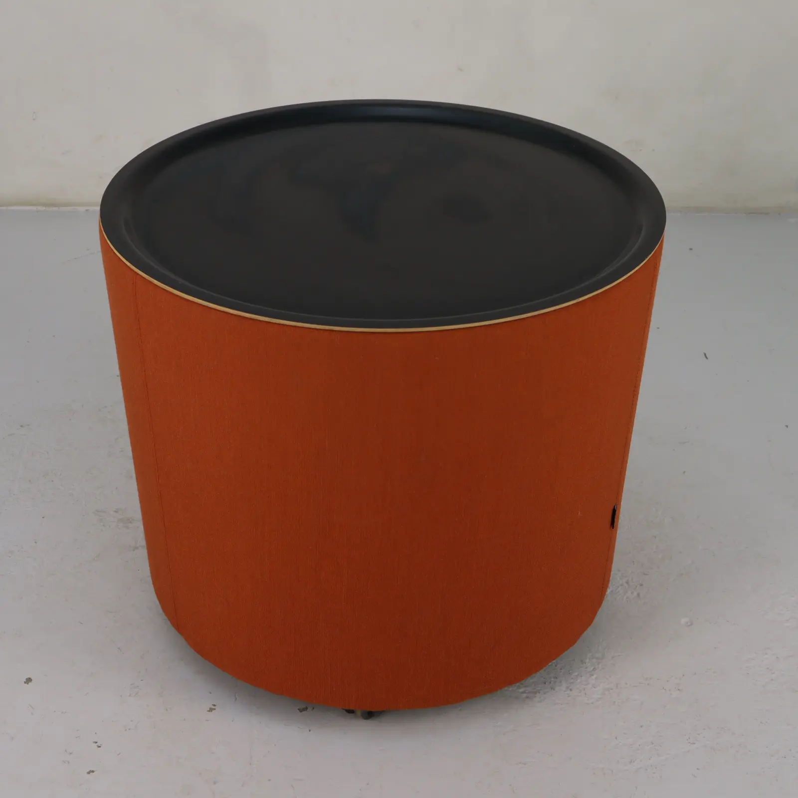 Soffbord runt Eye Table Johanson Design Orange