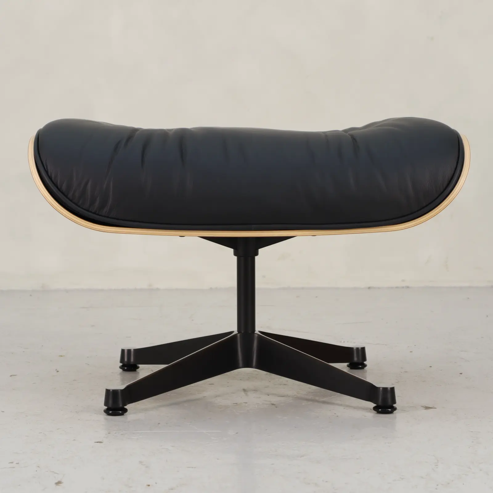 Fåtölj Lounge Chair Ottoman Vitra 