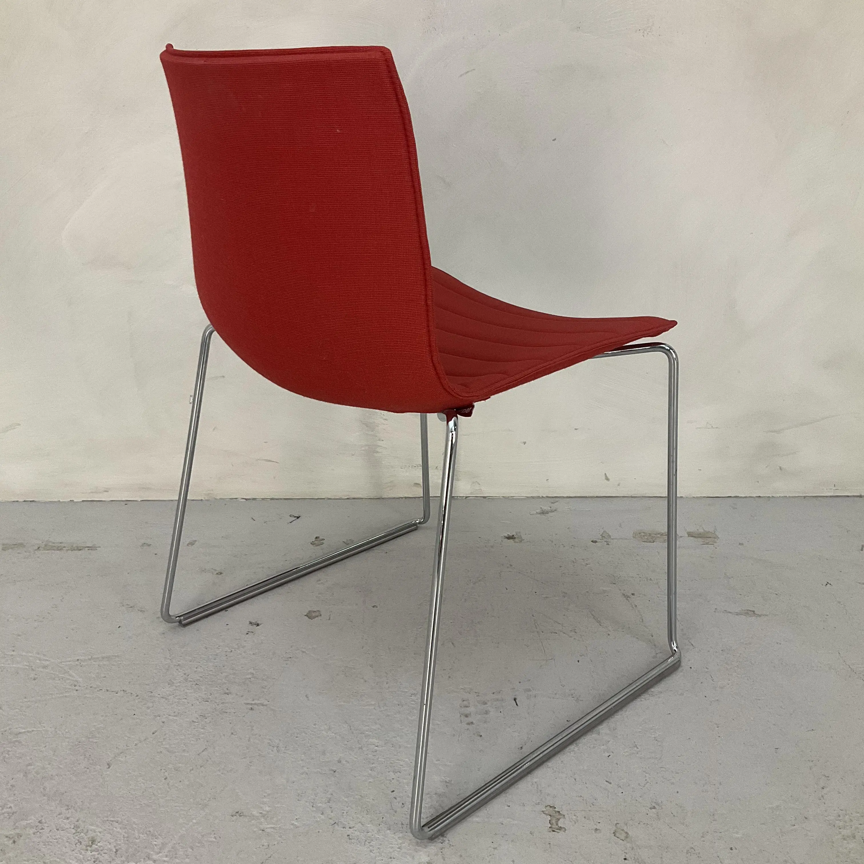 Konferensstol Catifa 46 Arper Red