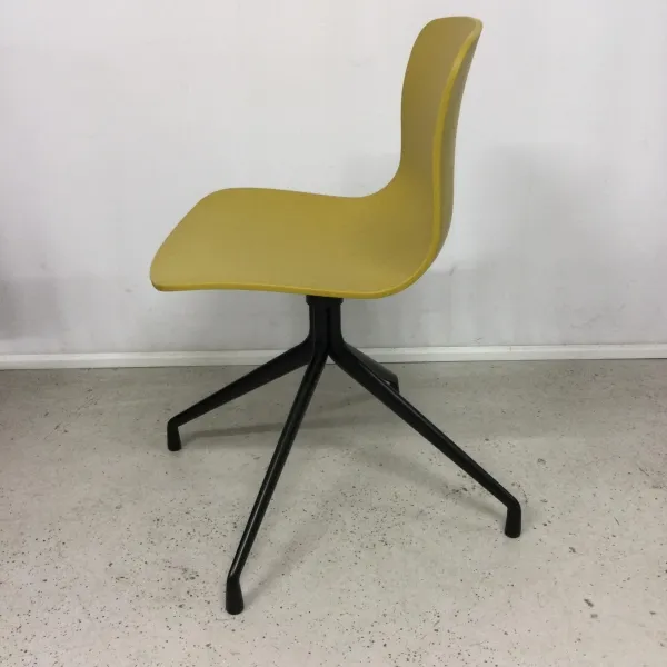 Konferensstol About a Chair Hay Black, Yellow