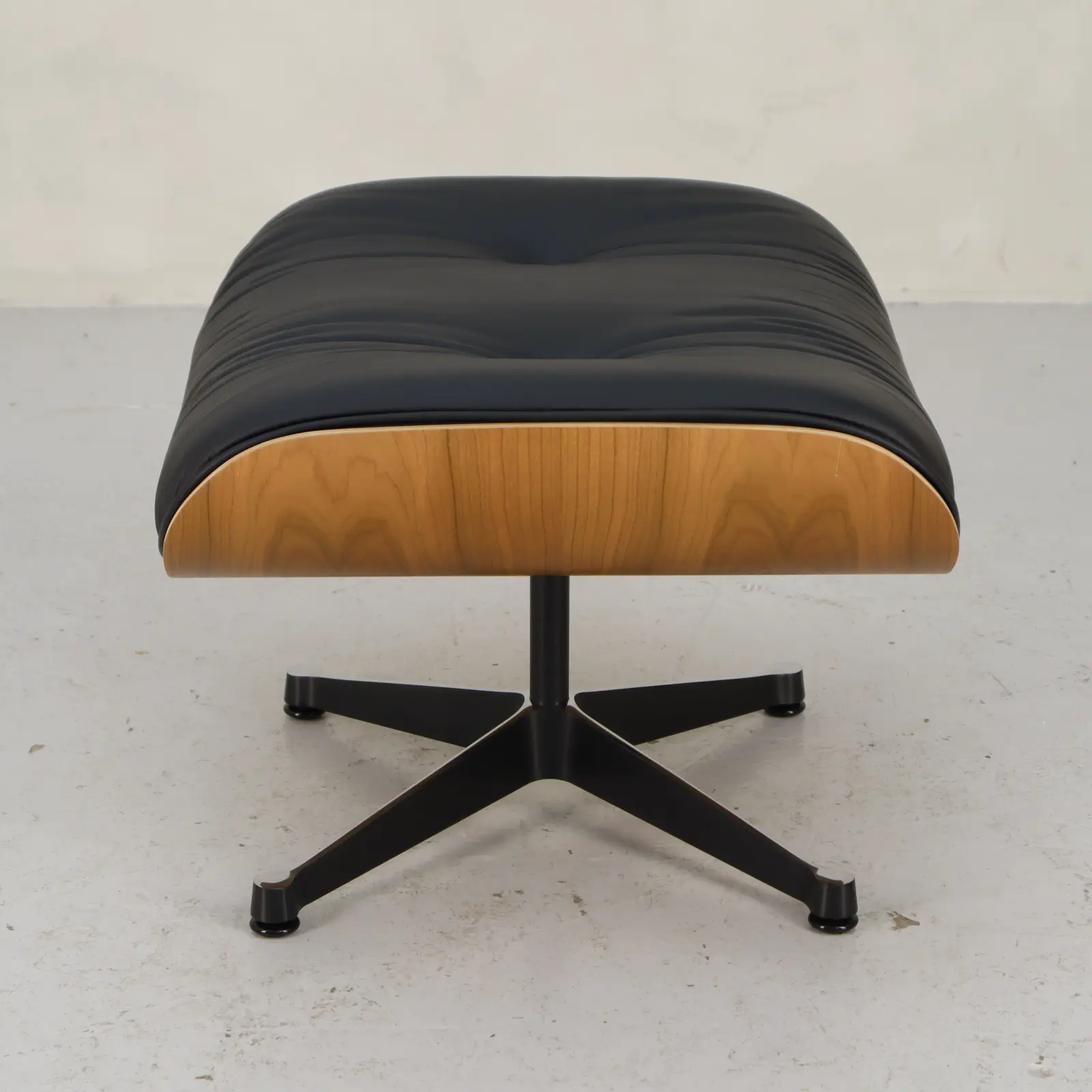 Fåtölj Lounge Chair Ottoman Vitra 