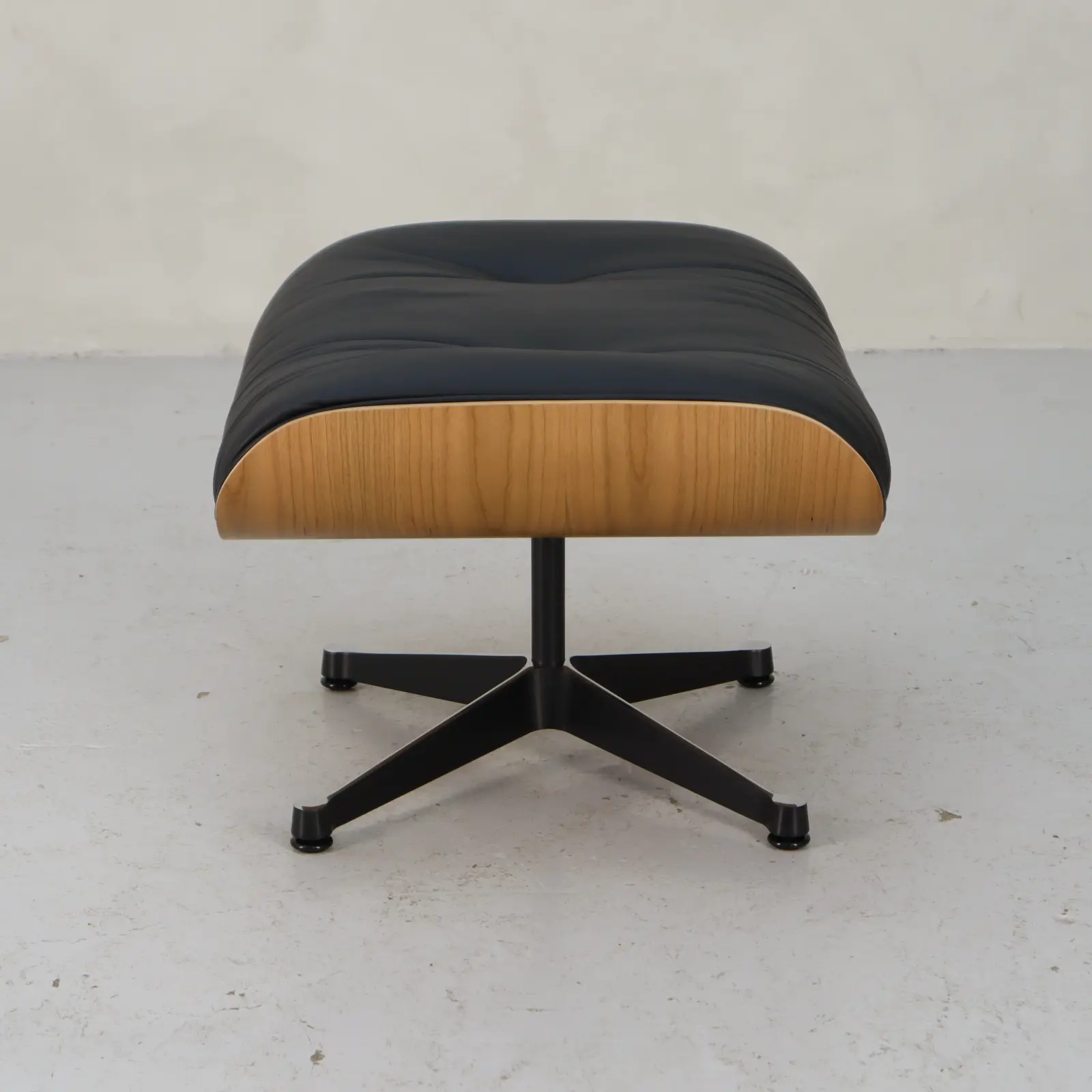 Fåtölj Lounge Chair Ottoman Vitra 