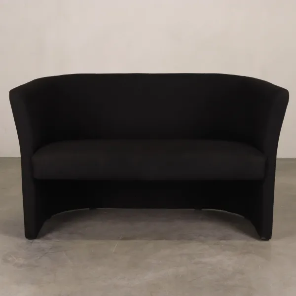 Soffa 2 sits  Black