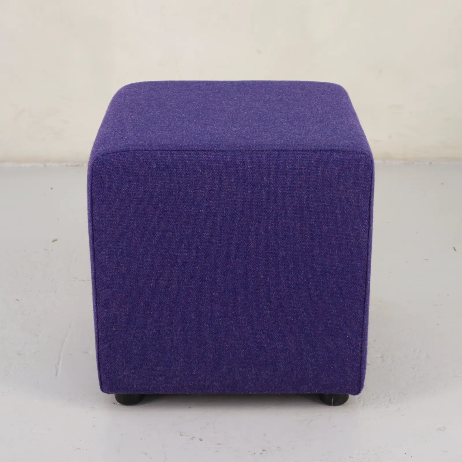 Sittpuff Bill Johanson Design Purple