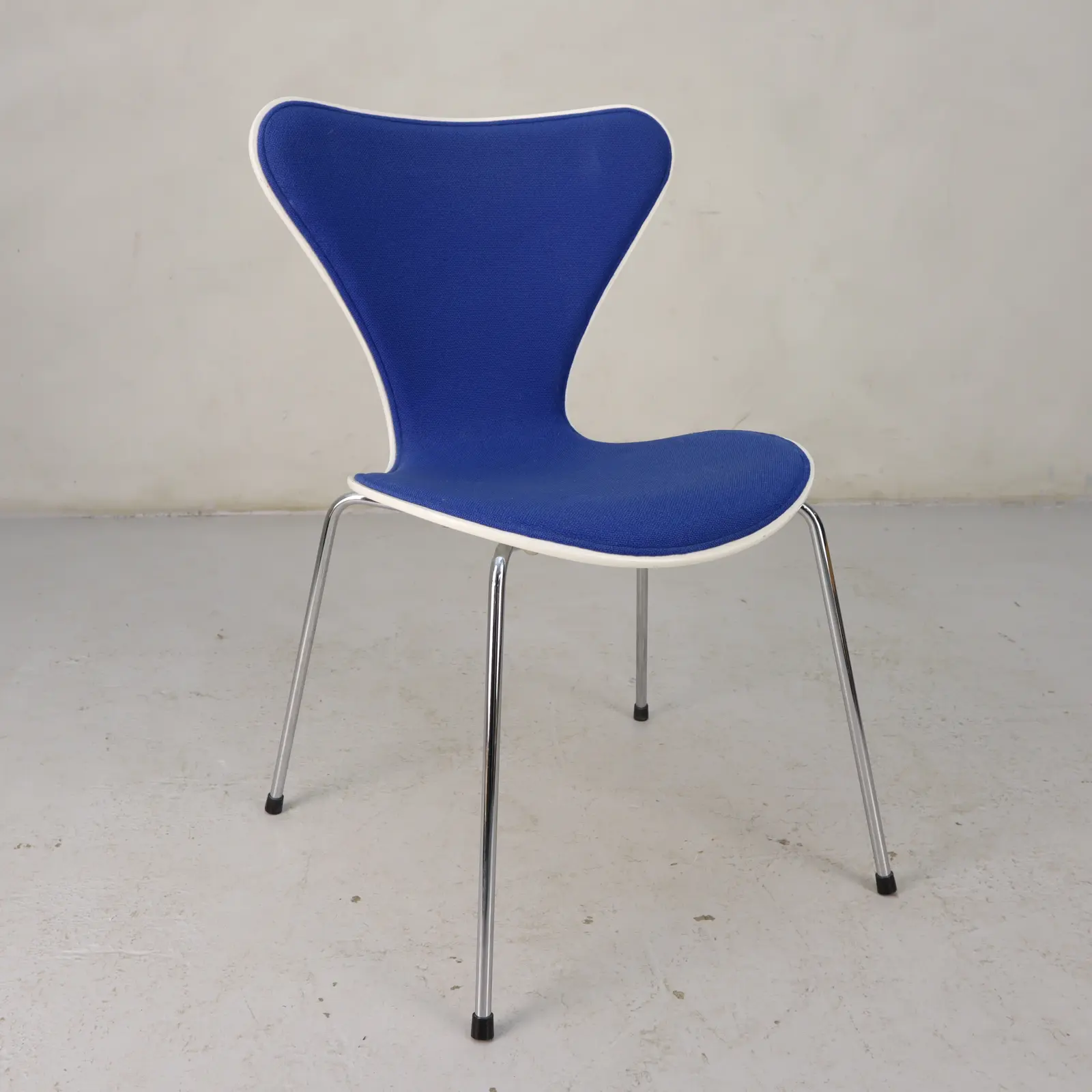 konferensstol sjuan  Fritz Hansen Blue, White